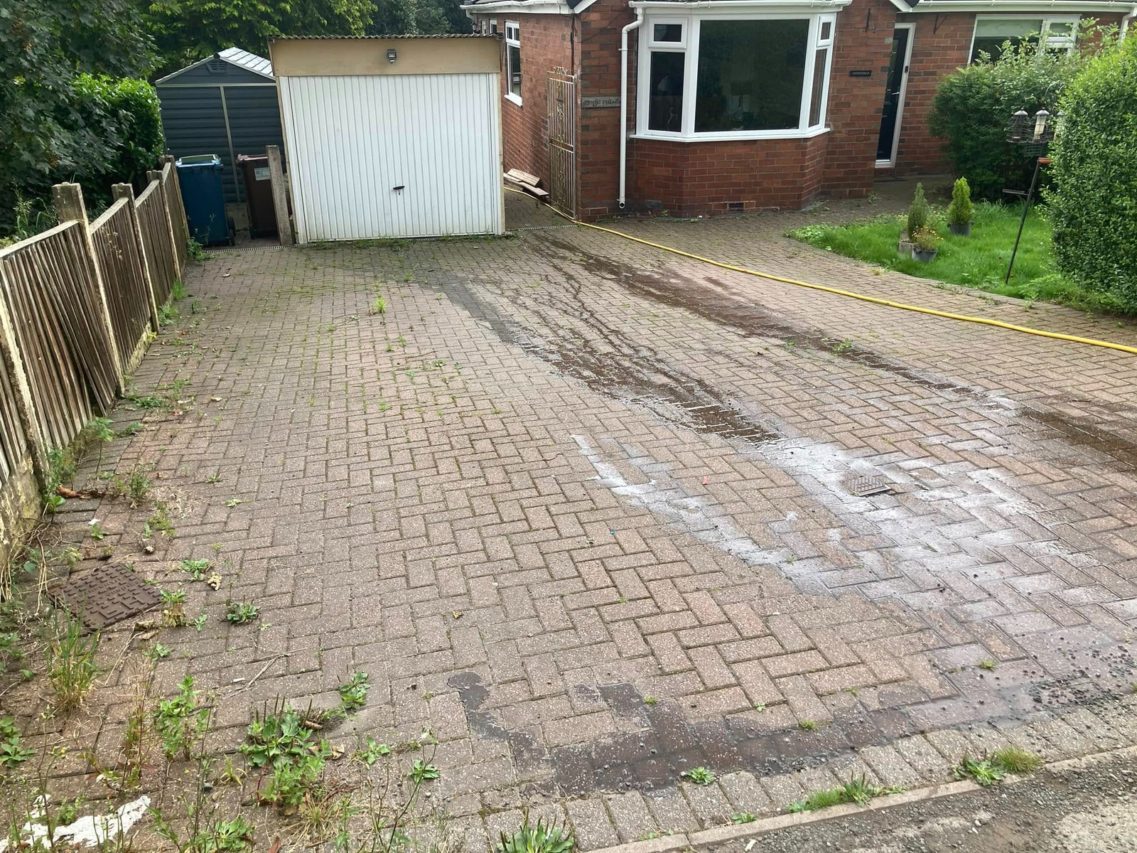 Driveway cleaning before/after - image a2