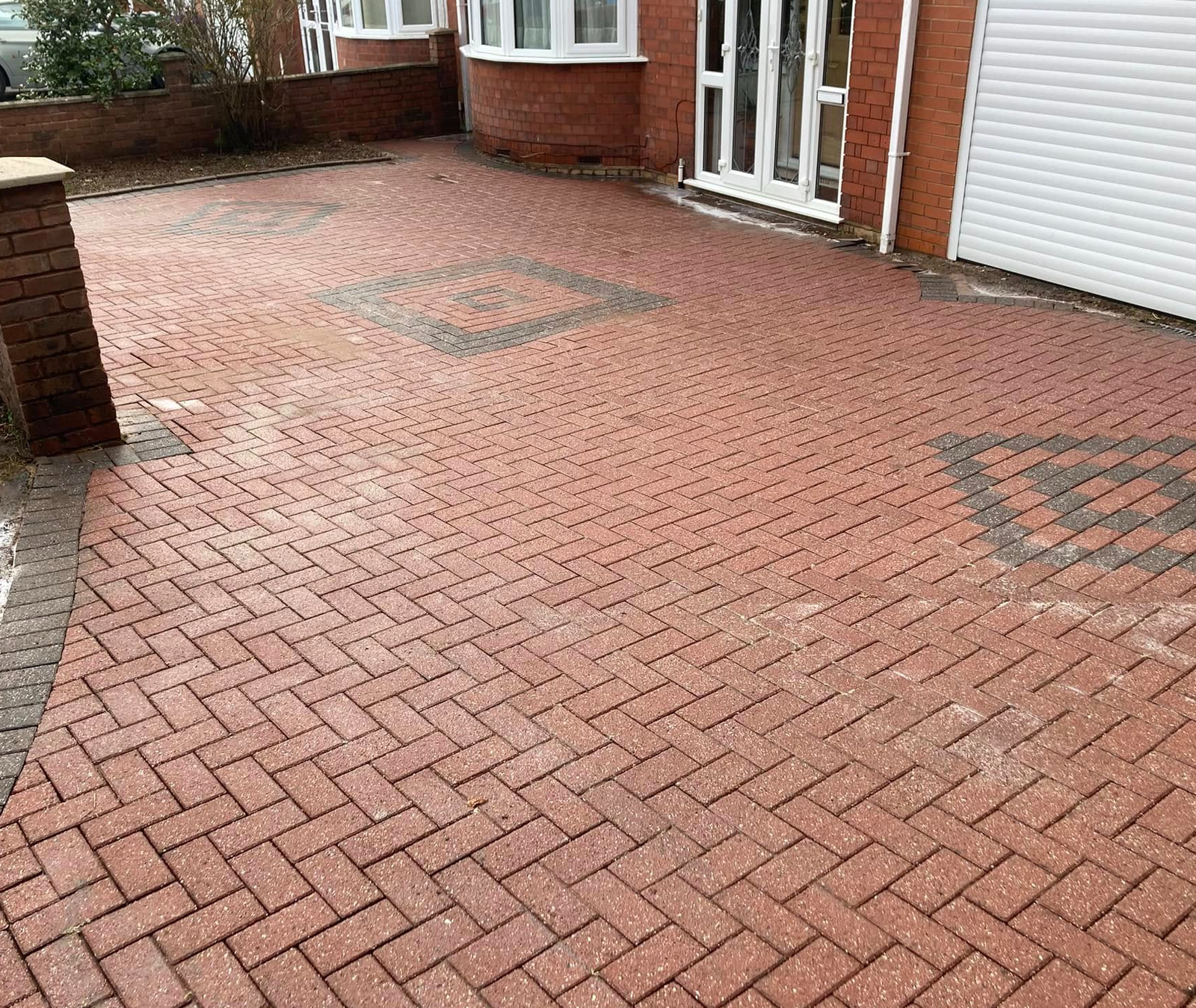 Driveway cleaning before/after - image a6