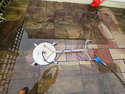 Driveway cleaning before/after - image a4