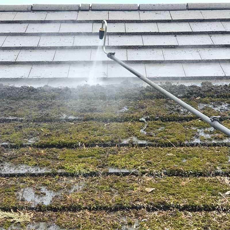 Roof cleaning before/after - image j1