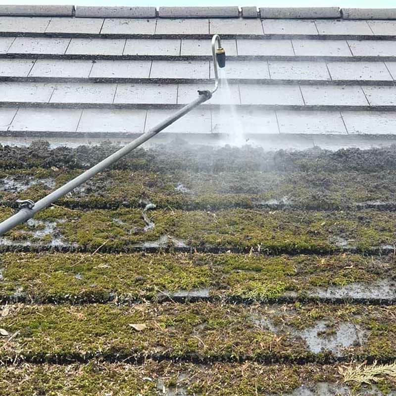 Roof cleaning before/after - image a4